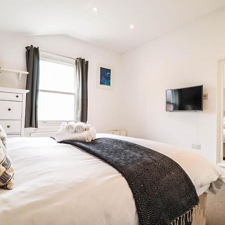 Modern & Spacious 1 Bedroom Clapham Junction Flat 伦敦 外观 照片