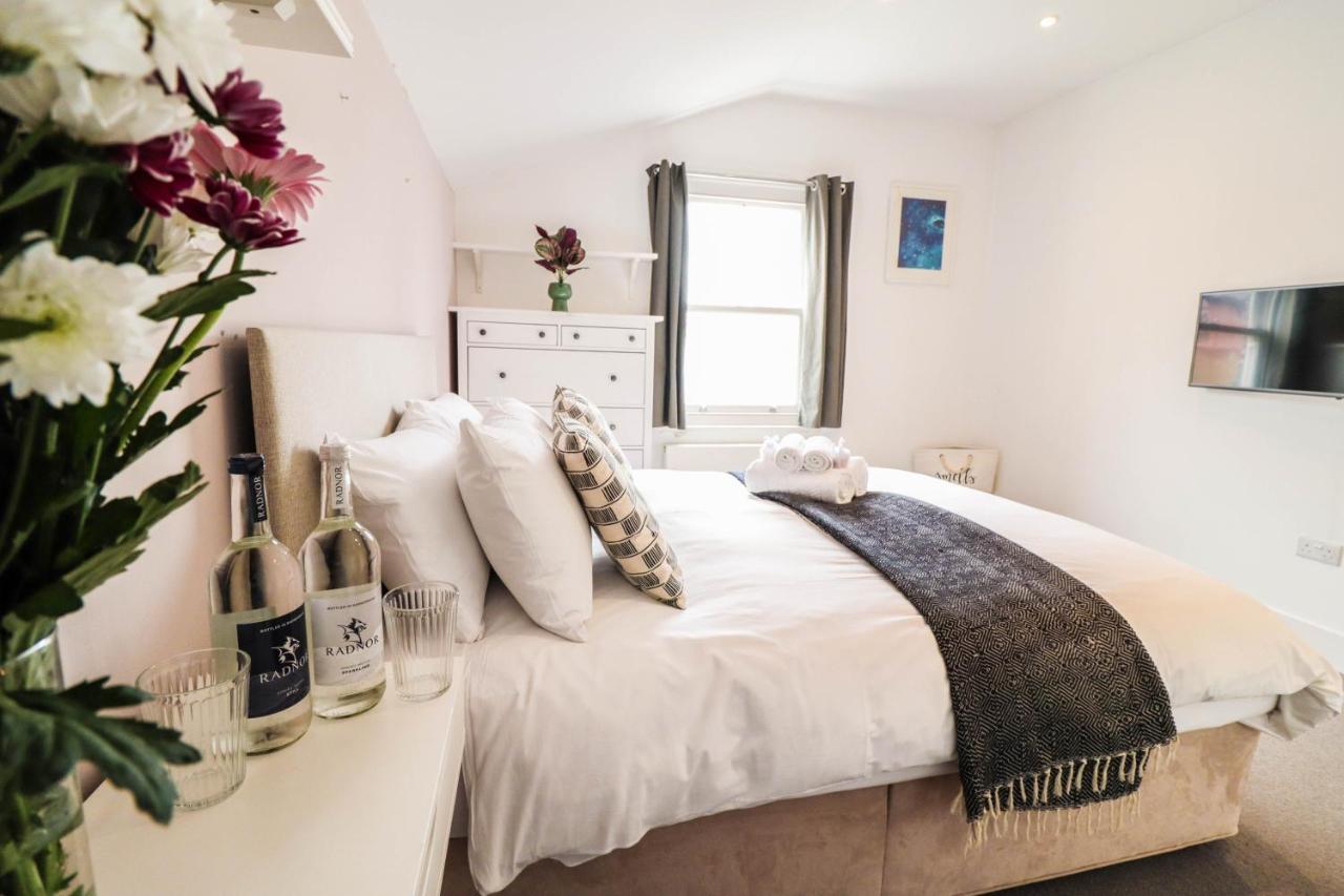 Modern & Spacious 1 Bedroom Clapham Junction Flat 伦敦 外观 照片