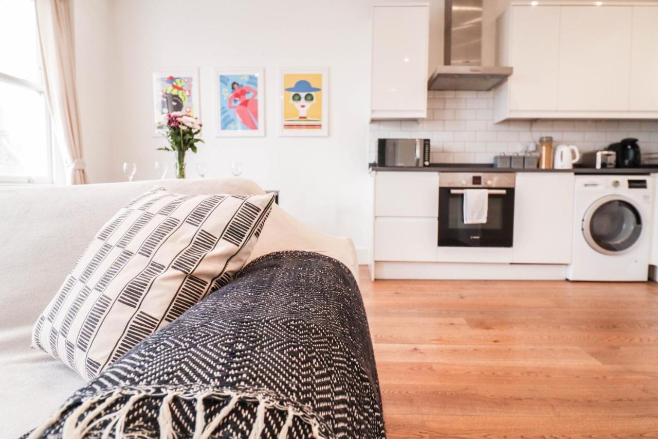 Modern & Spacious 1 Bedroom Clapham Junction Flat 伦敦 外观 照片